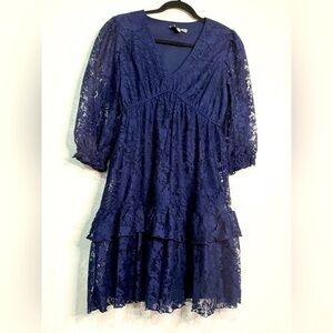Maison Tara navy blue, v-neck lace dress, tiered, fully lined. Sz 6. NWT.